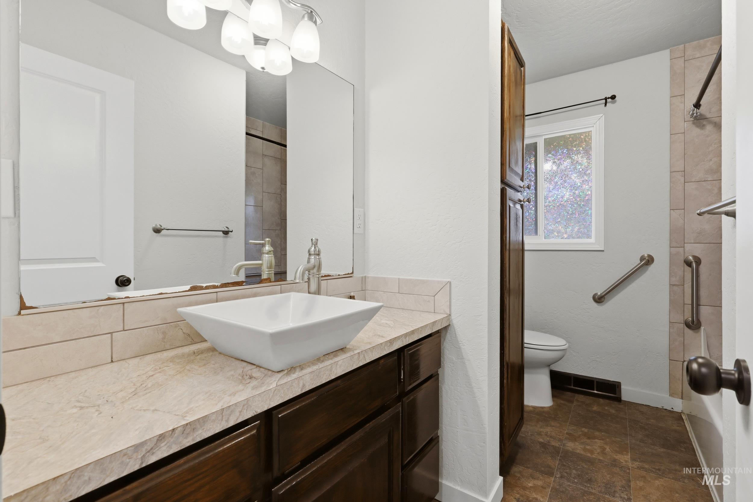 2813 N Francis St Property Photo 11