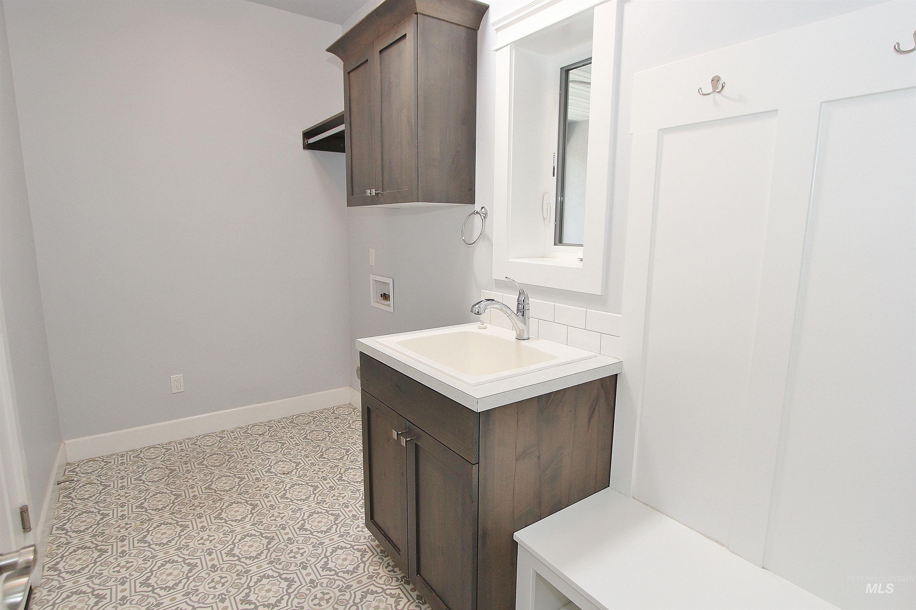1363 W Bolton Lane Property Photo 23
