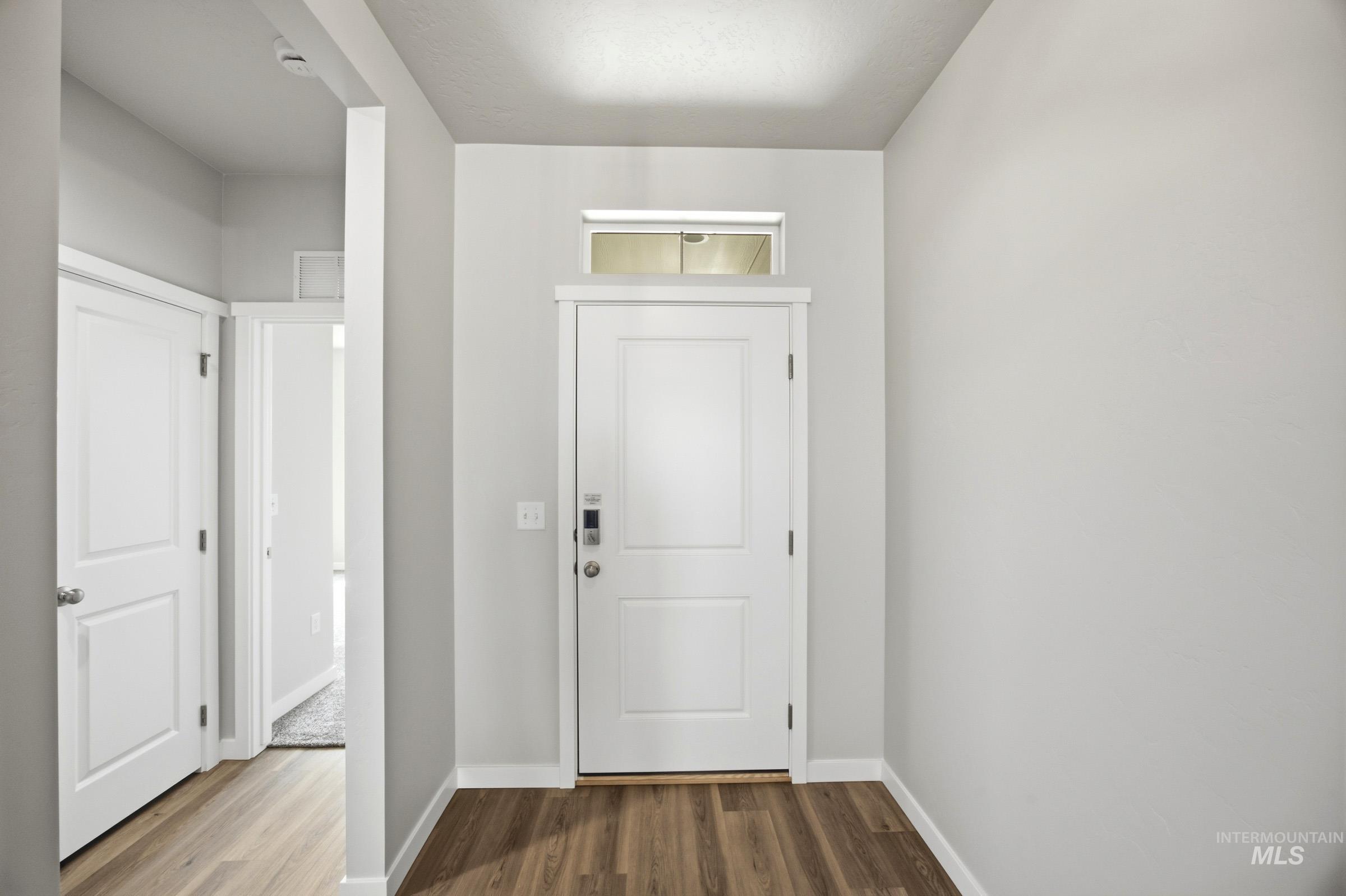 1674 Celina St Property Photo 2