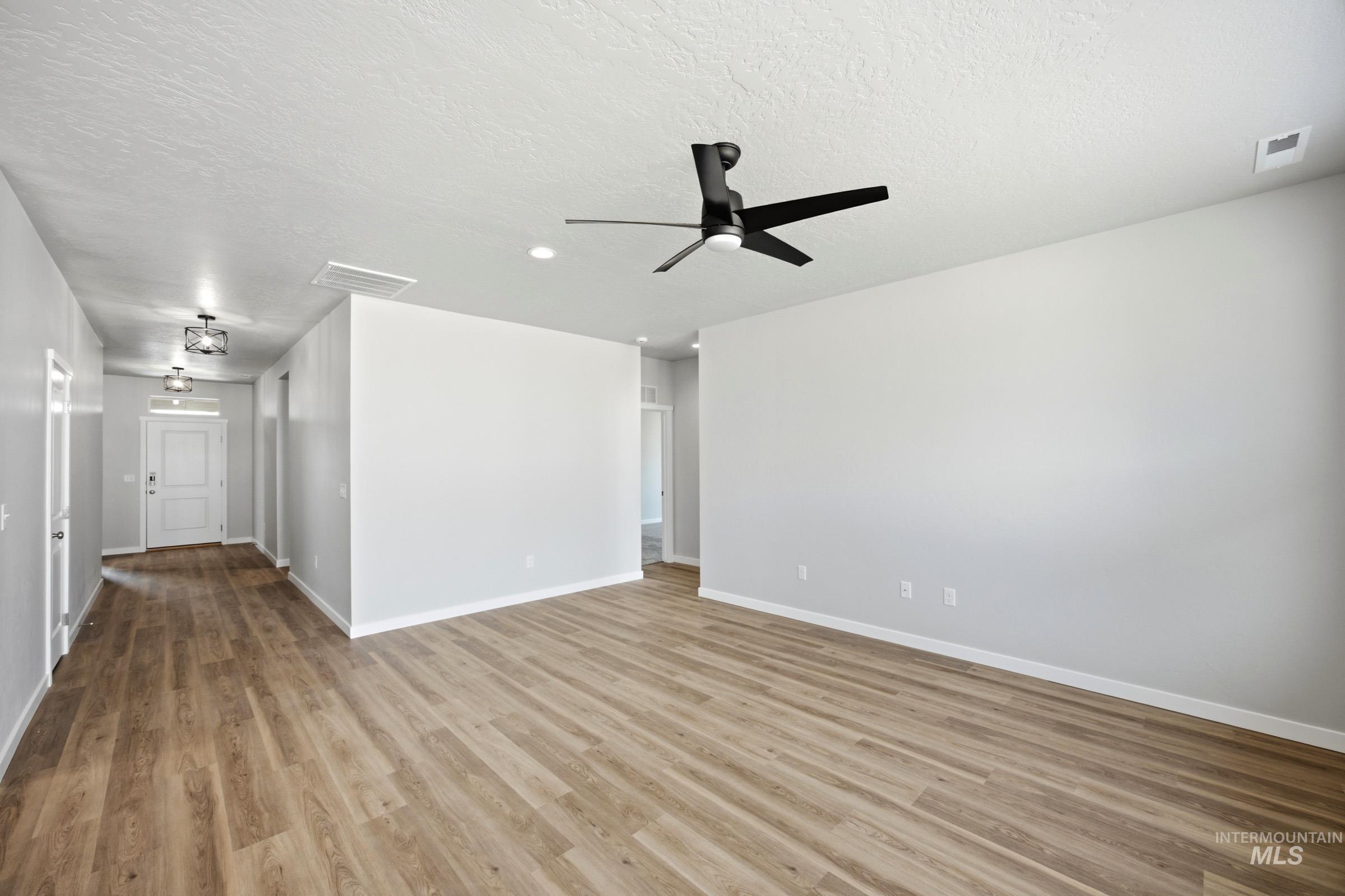 1674 Celina St Property Photo 9