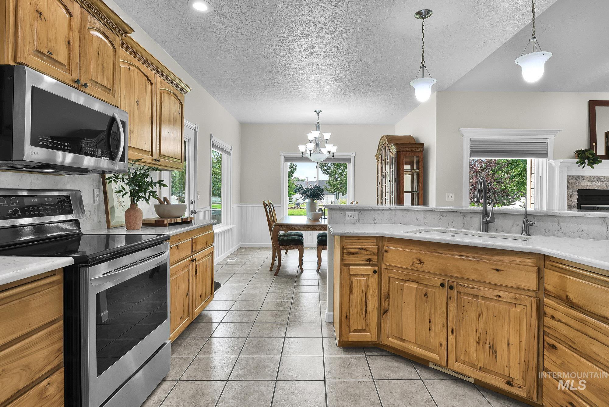 15585 Moonstruck Dr Property Photo 15