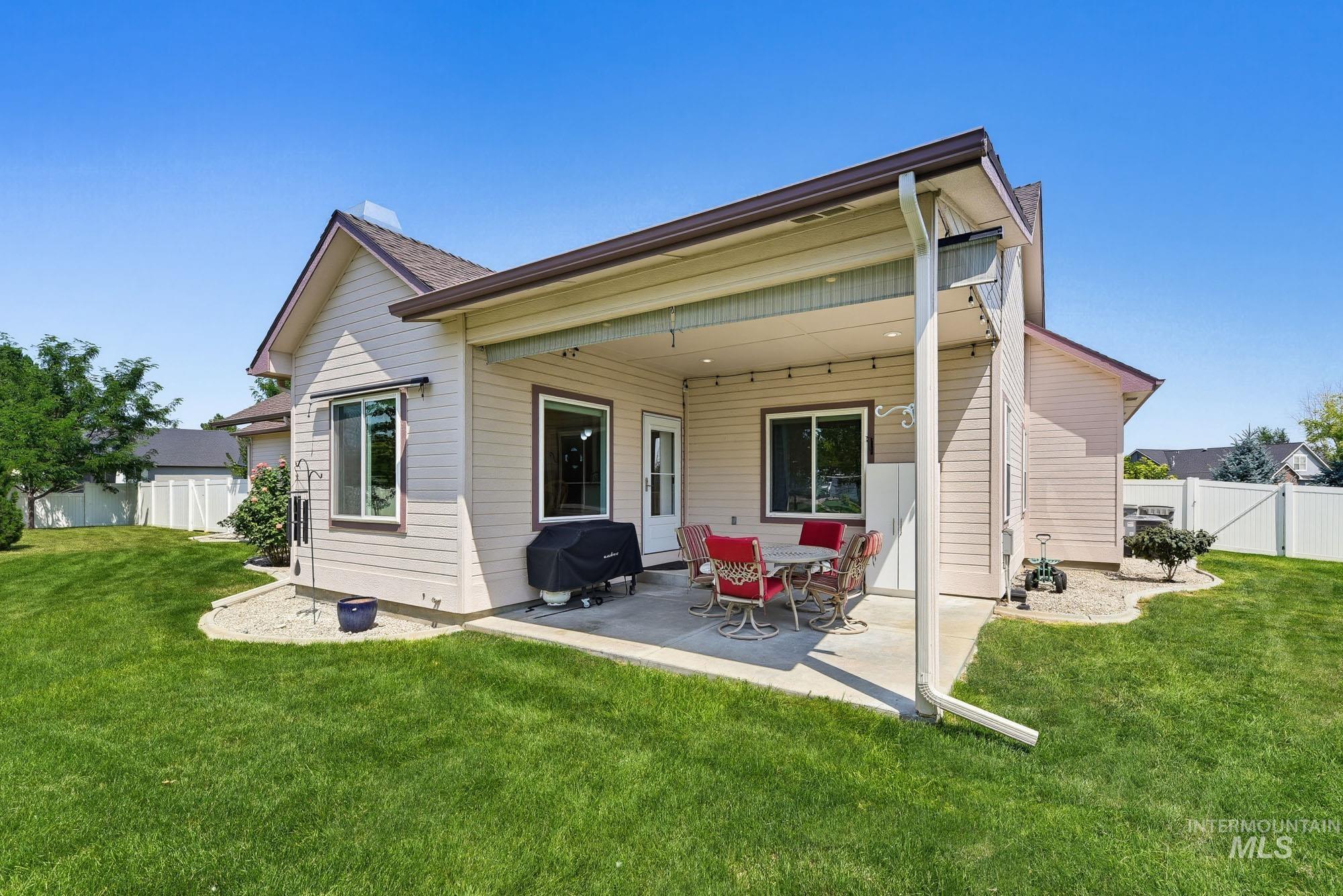 15585 Moonstruck Dr Property Photo 39