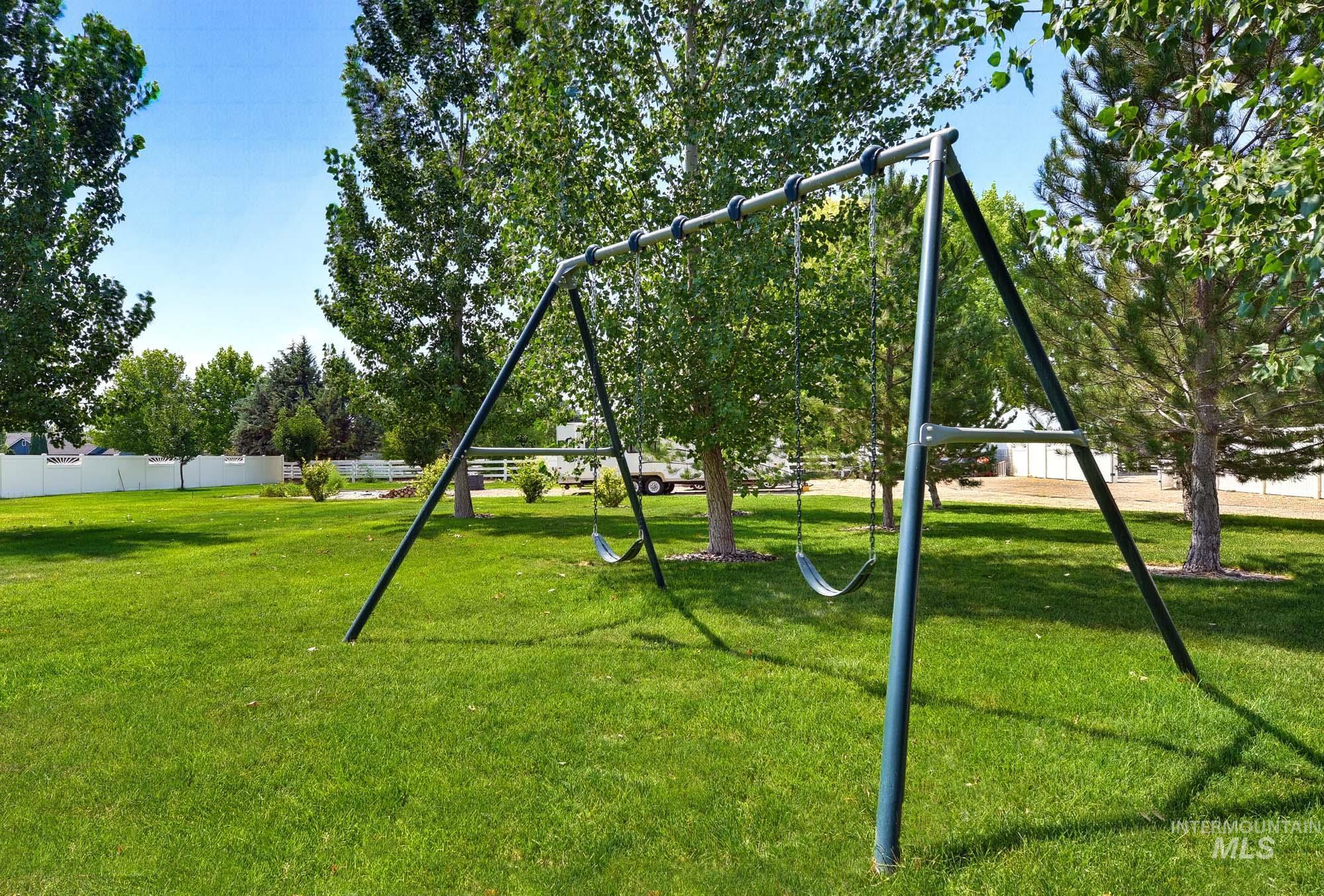 15585 Moonstruck Dr Property Photo 43
