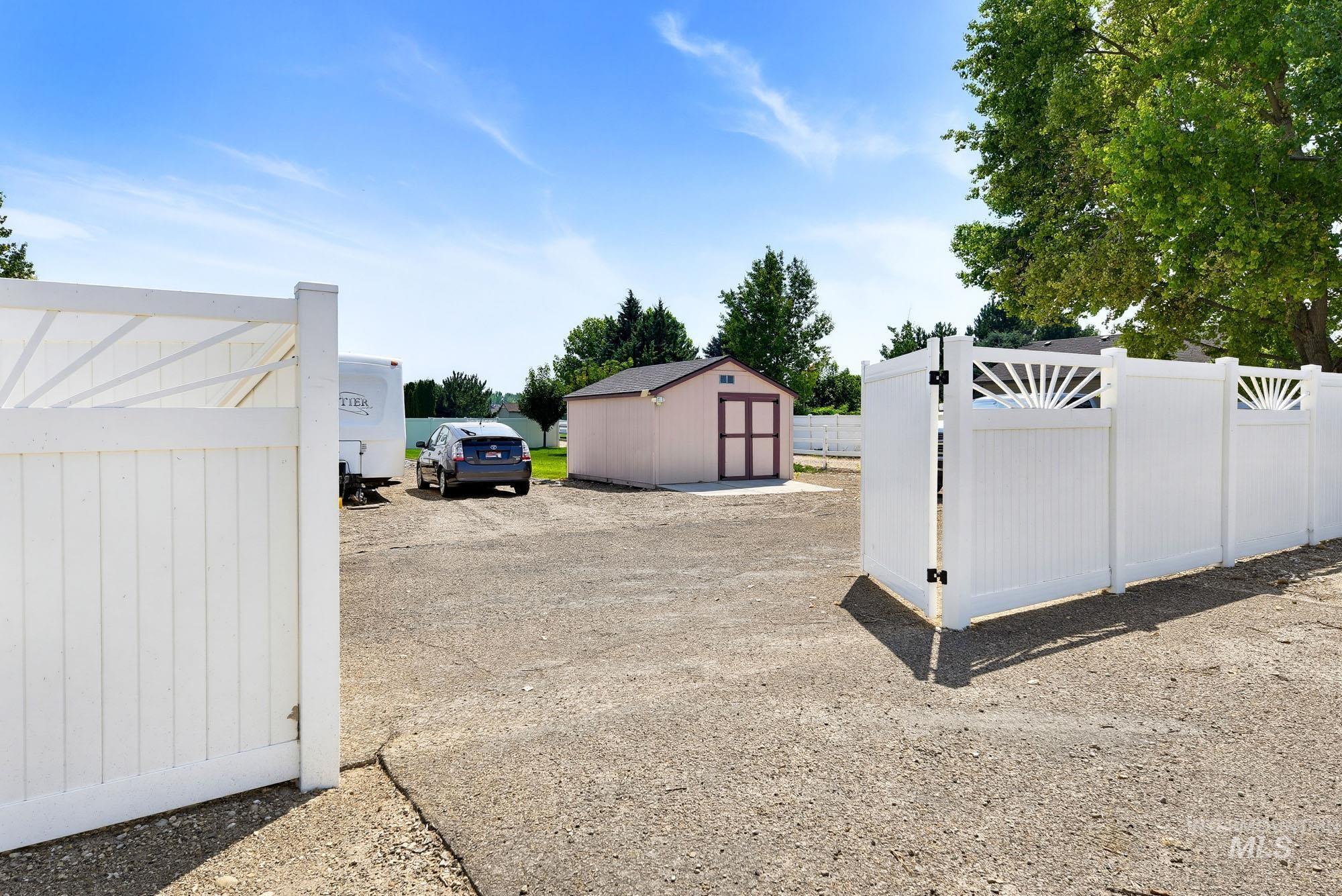 15585 Moonstruck Dr Property Photo 45