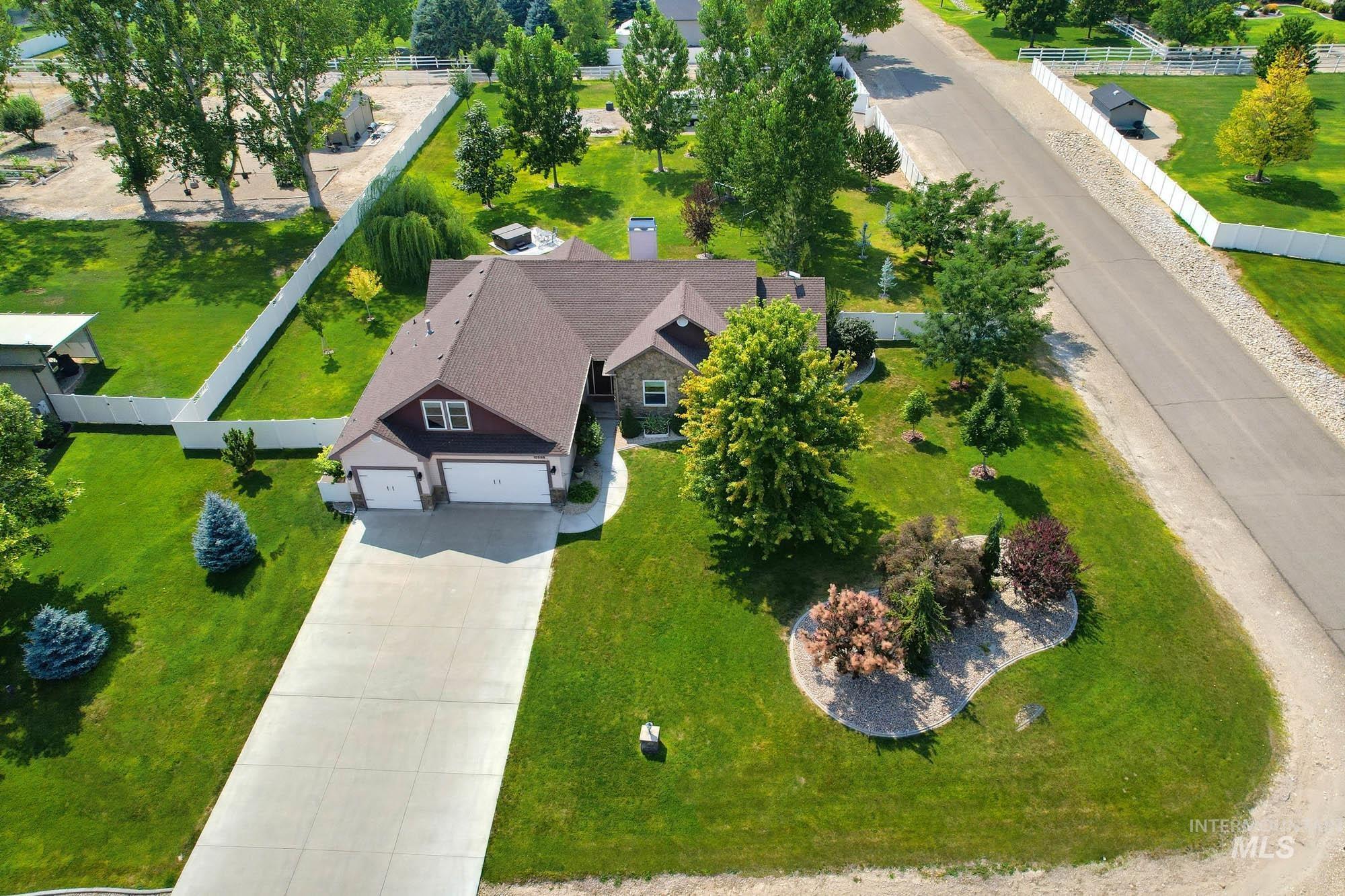 15585 Moonstruck Dr Property Photo 47