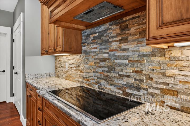 9222 Kemp Property Photo 14