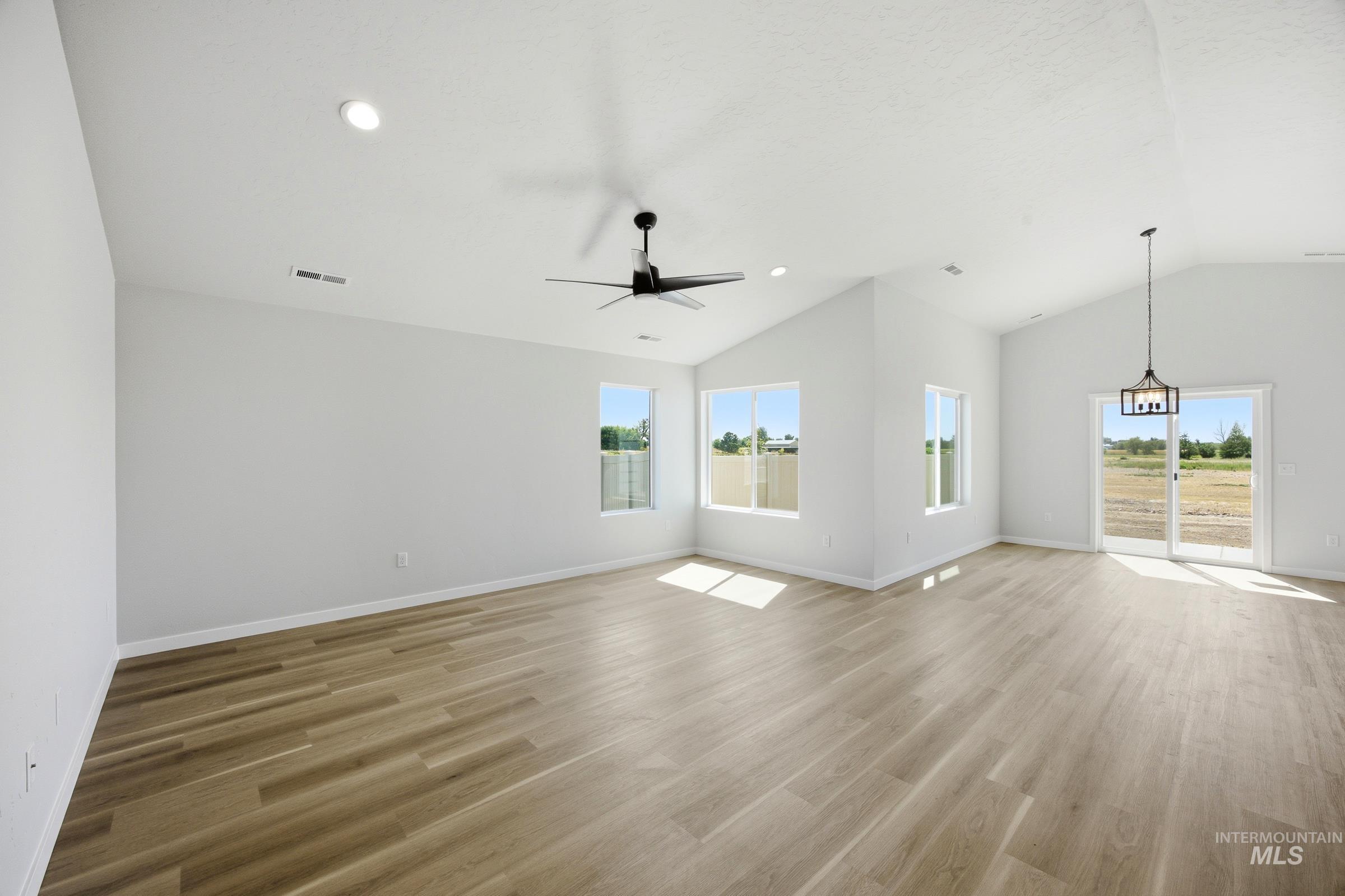 1681 Celina St Property Photo 8