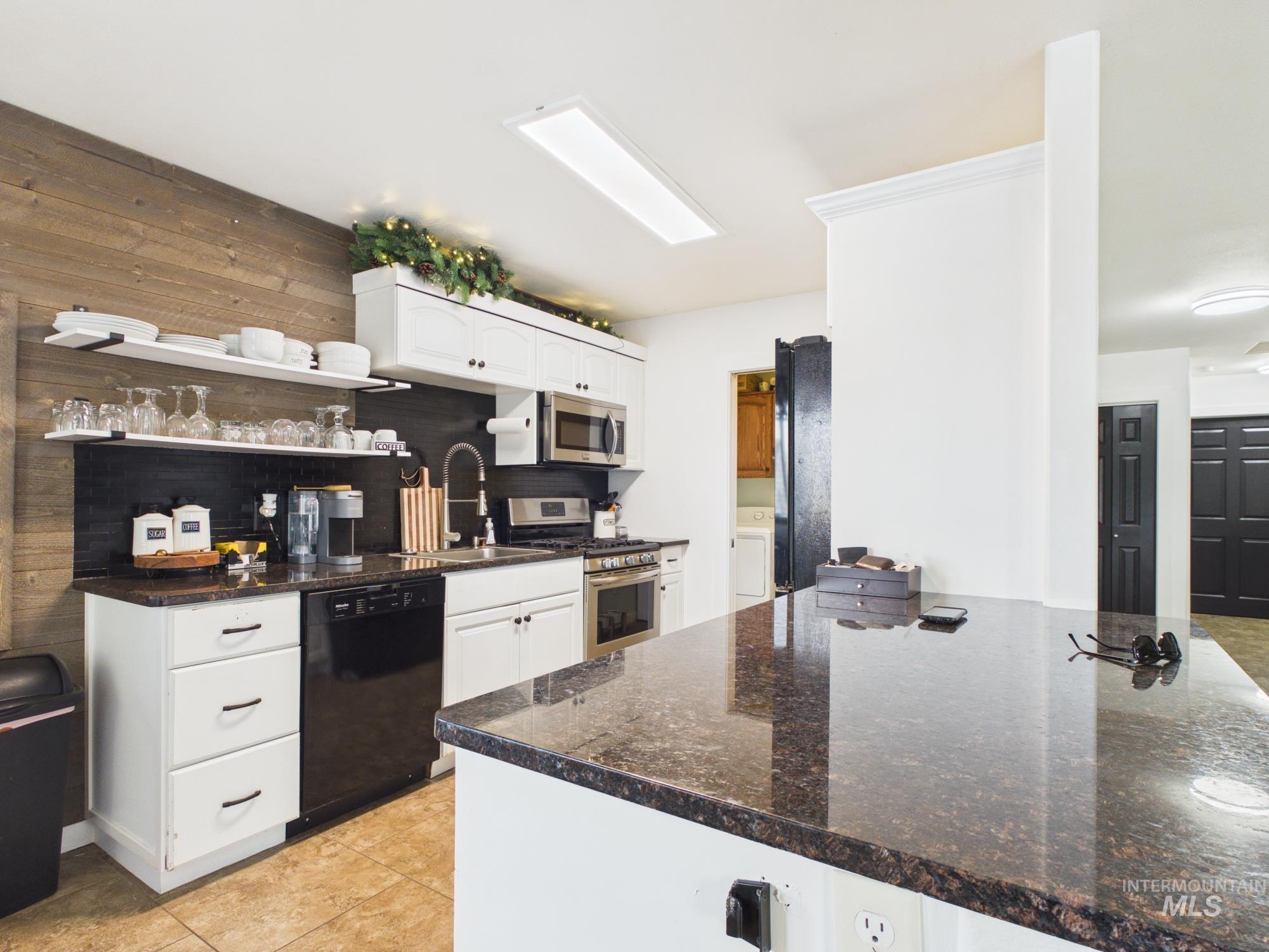 416 Park Ave. Property Photo 2