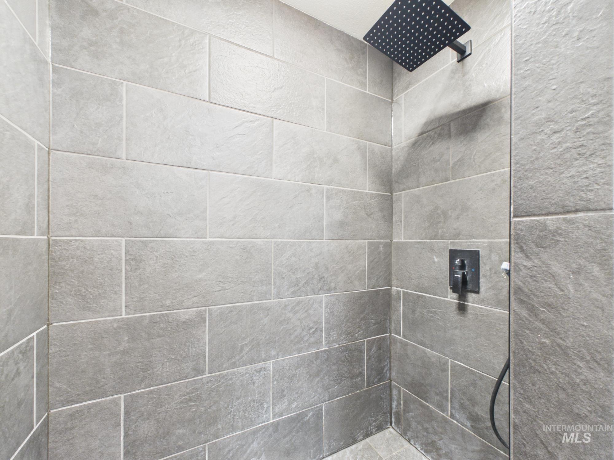 416 Park Ave. Property Photo 10