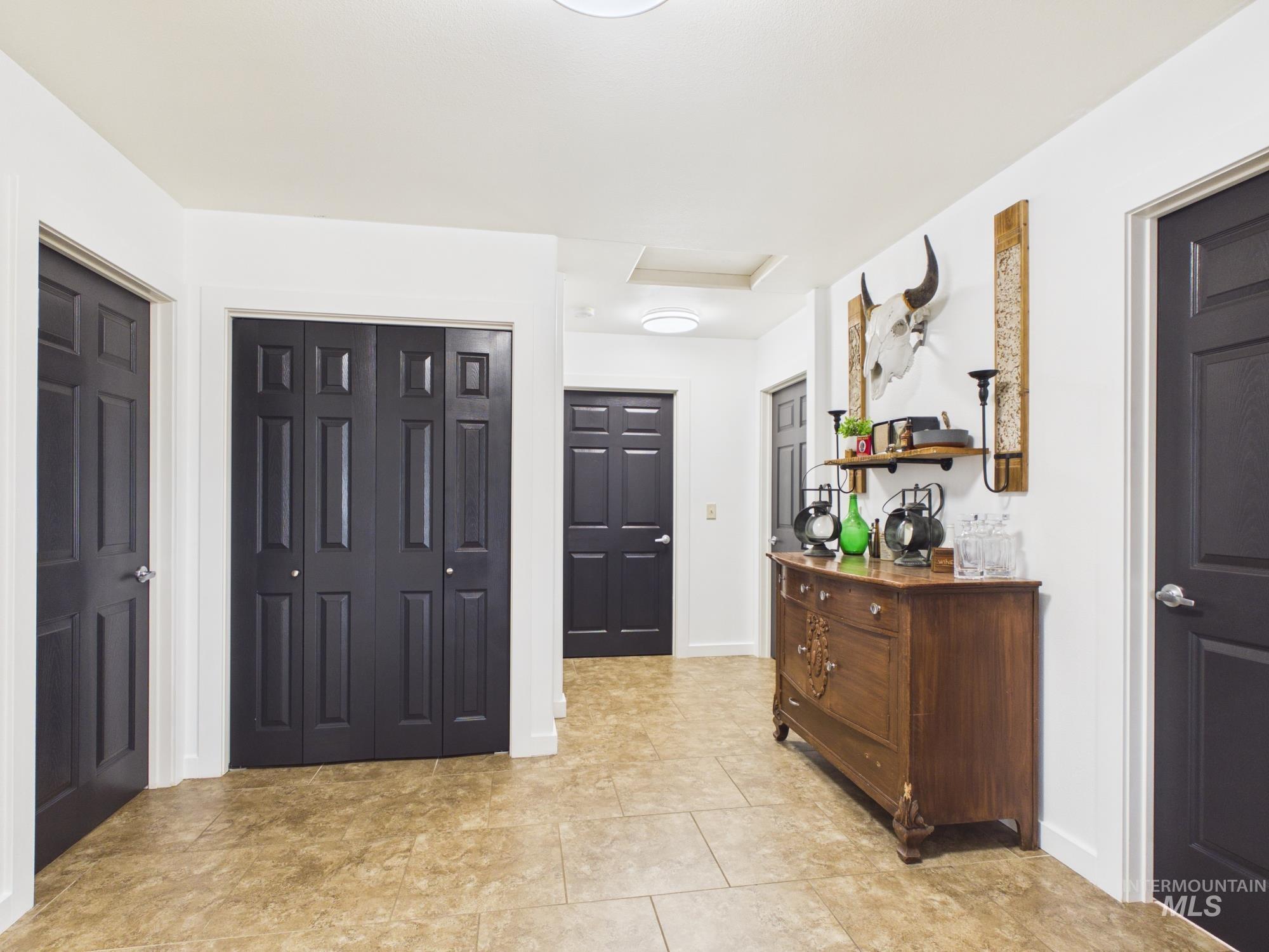 416 Park Ave. Property Photo 16