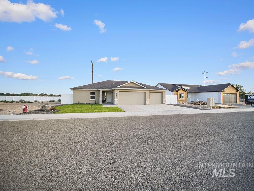 1243 Magic Rd Property Photo 1