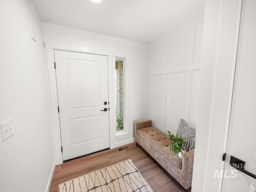1243 Magic Rd Property Photo 3