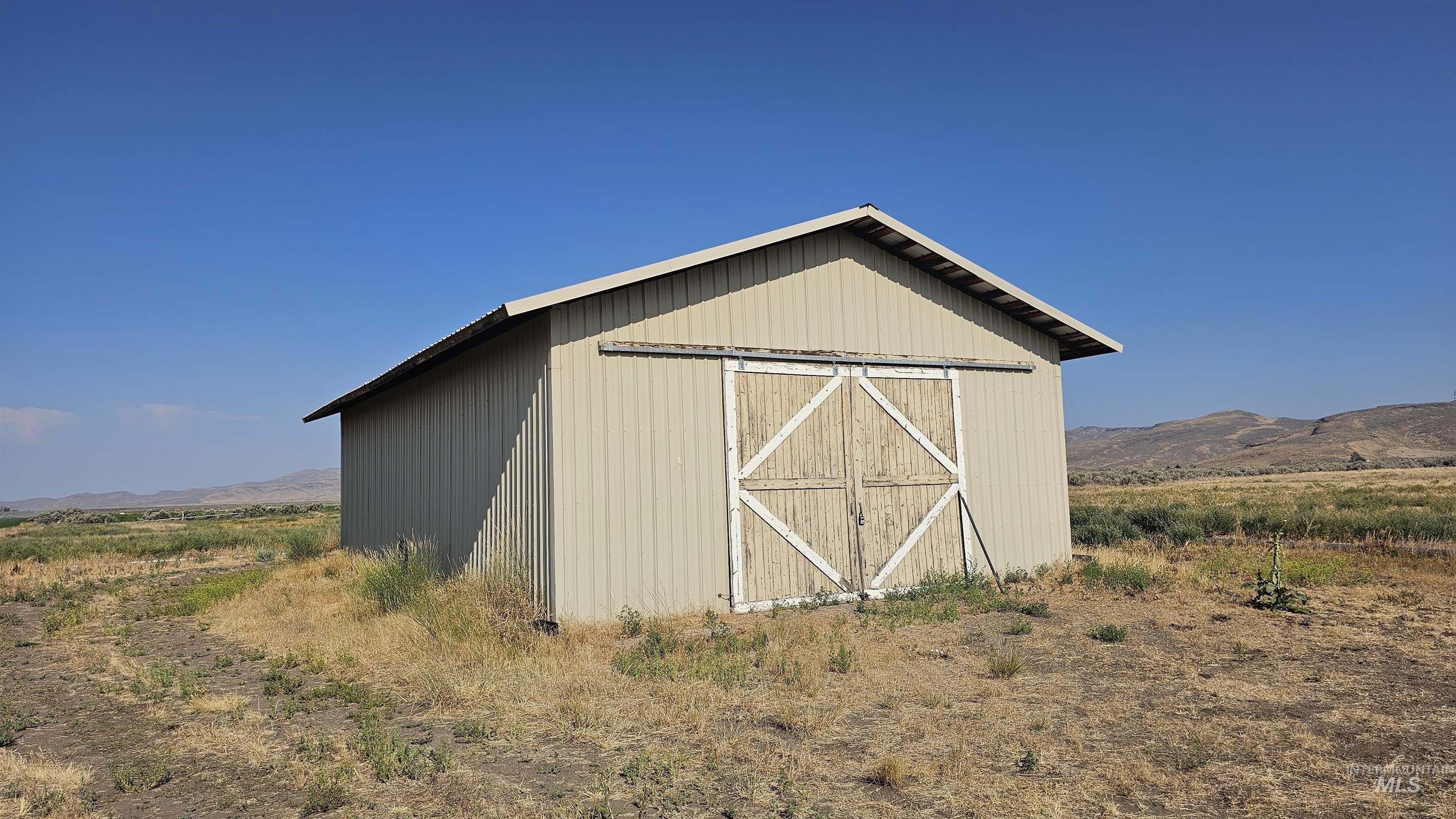 20075 Shed Rd Property Photo 6
