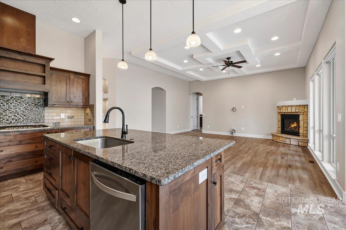 368 E Whiskey Flats St Property Photo 12