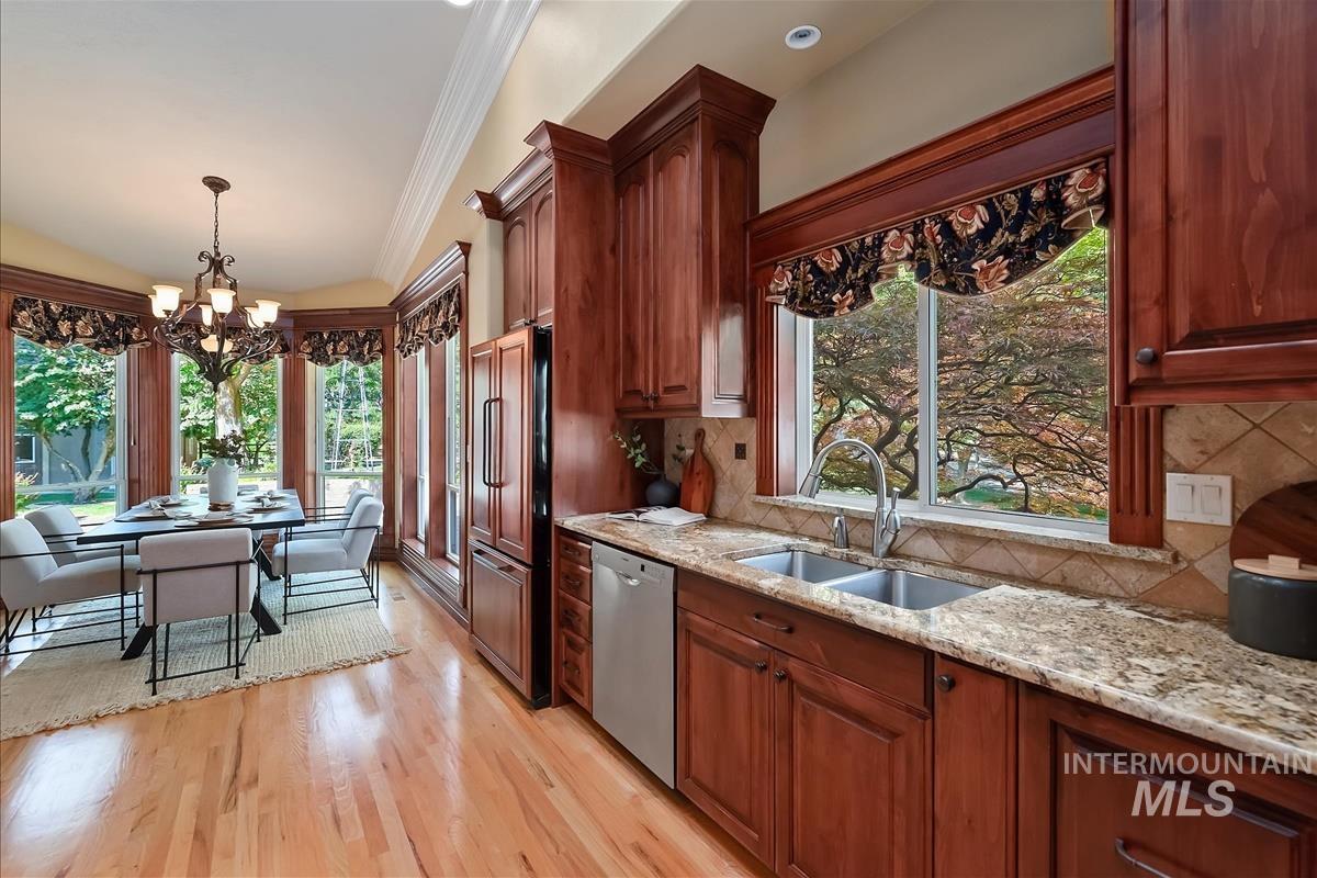 16610 Rose Briar Ln Property Photo 17