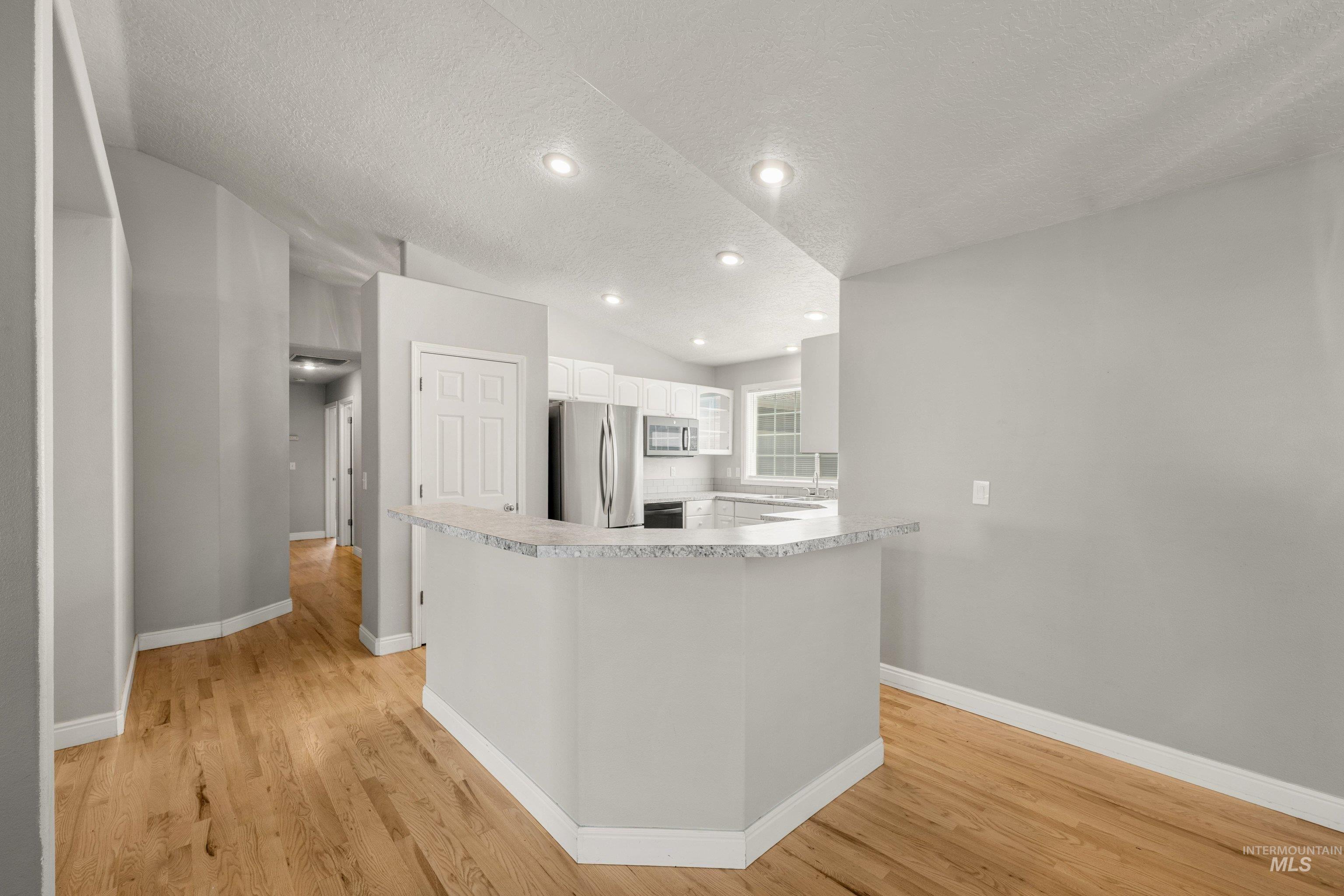 746 S Coral Pl Property Photo 4