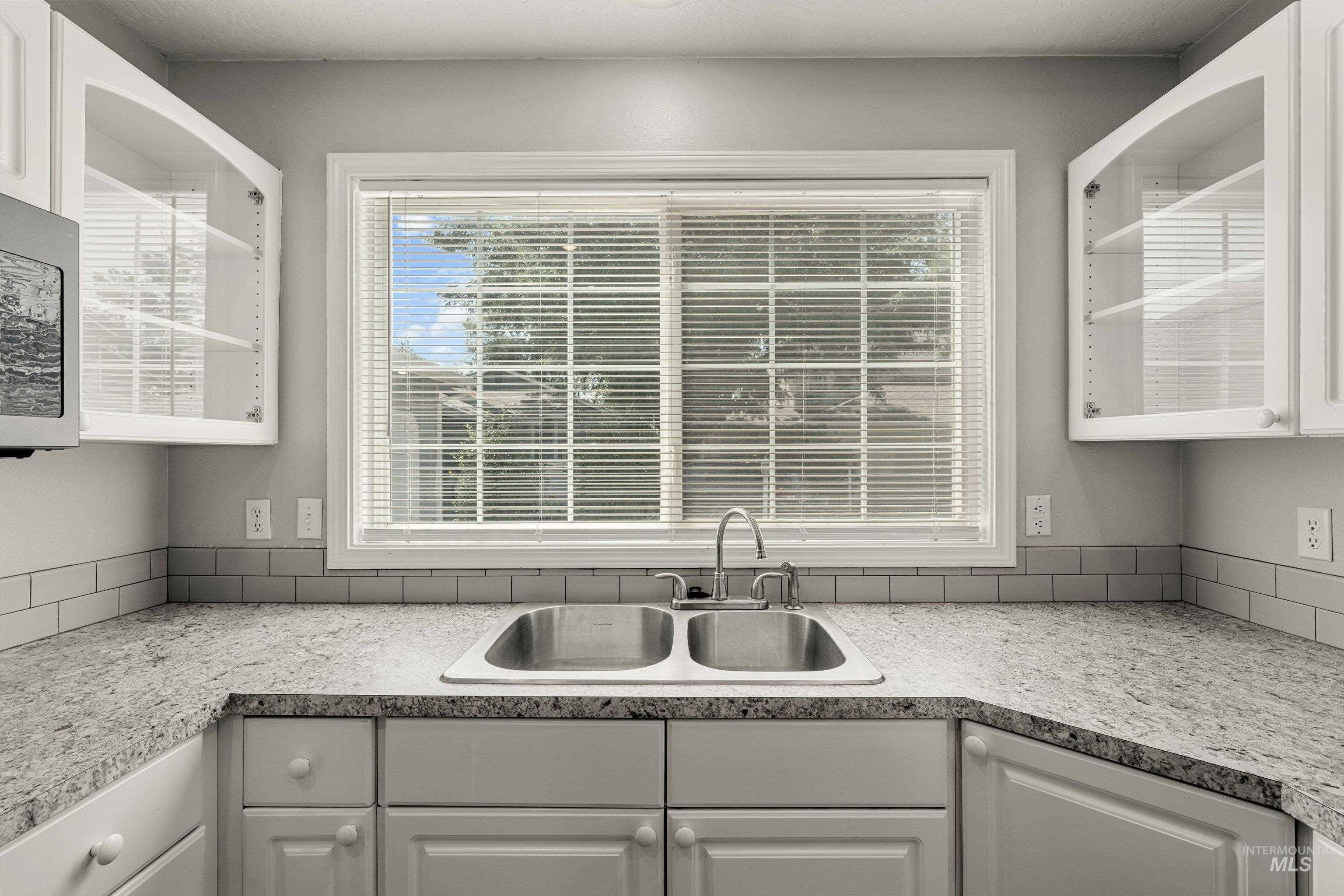 746 S Coral Pl Property Photo 7