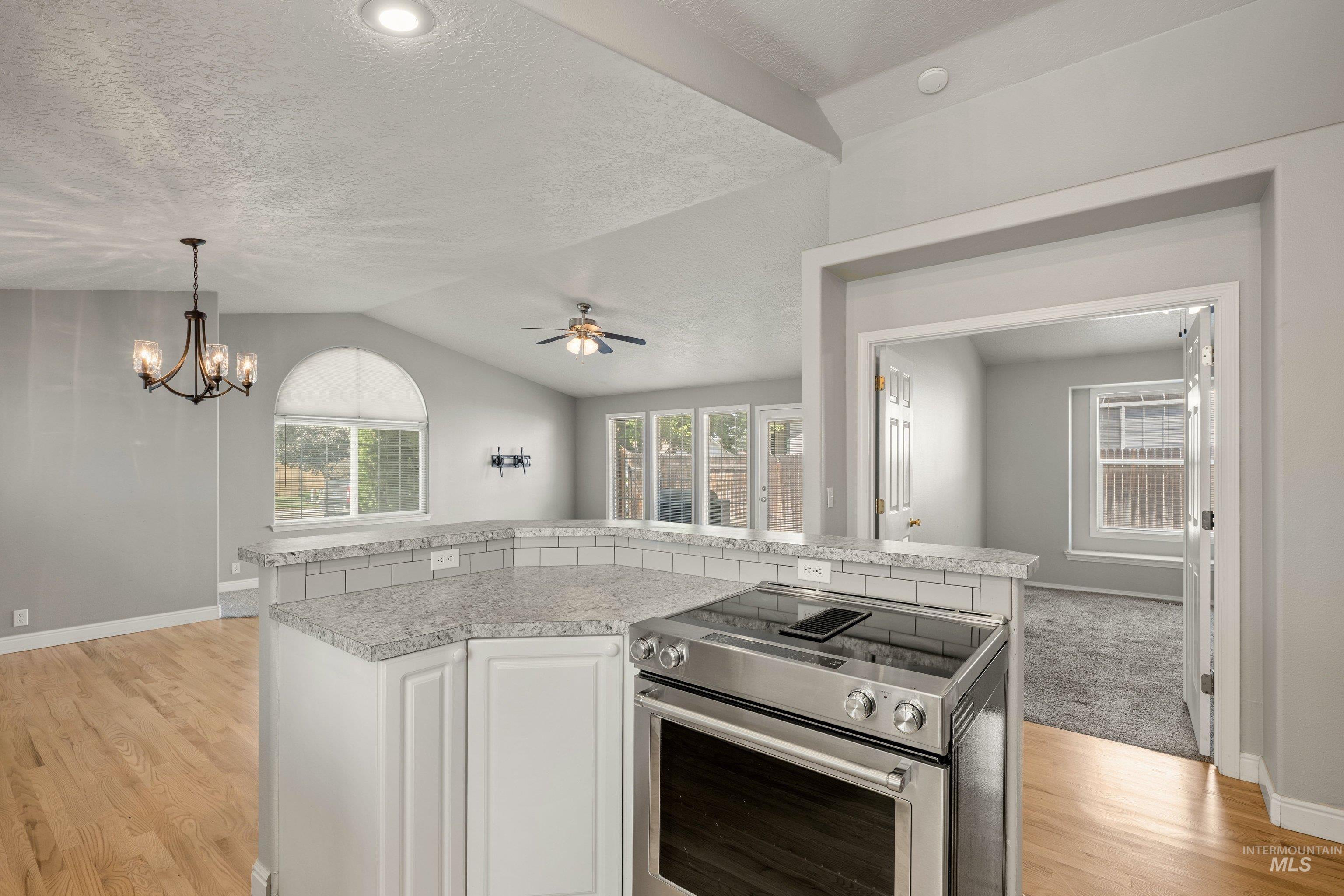 746 S Coral Pl Property Photo 9