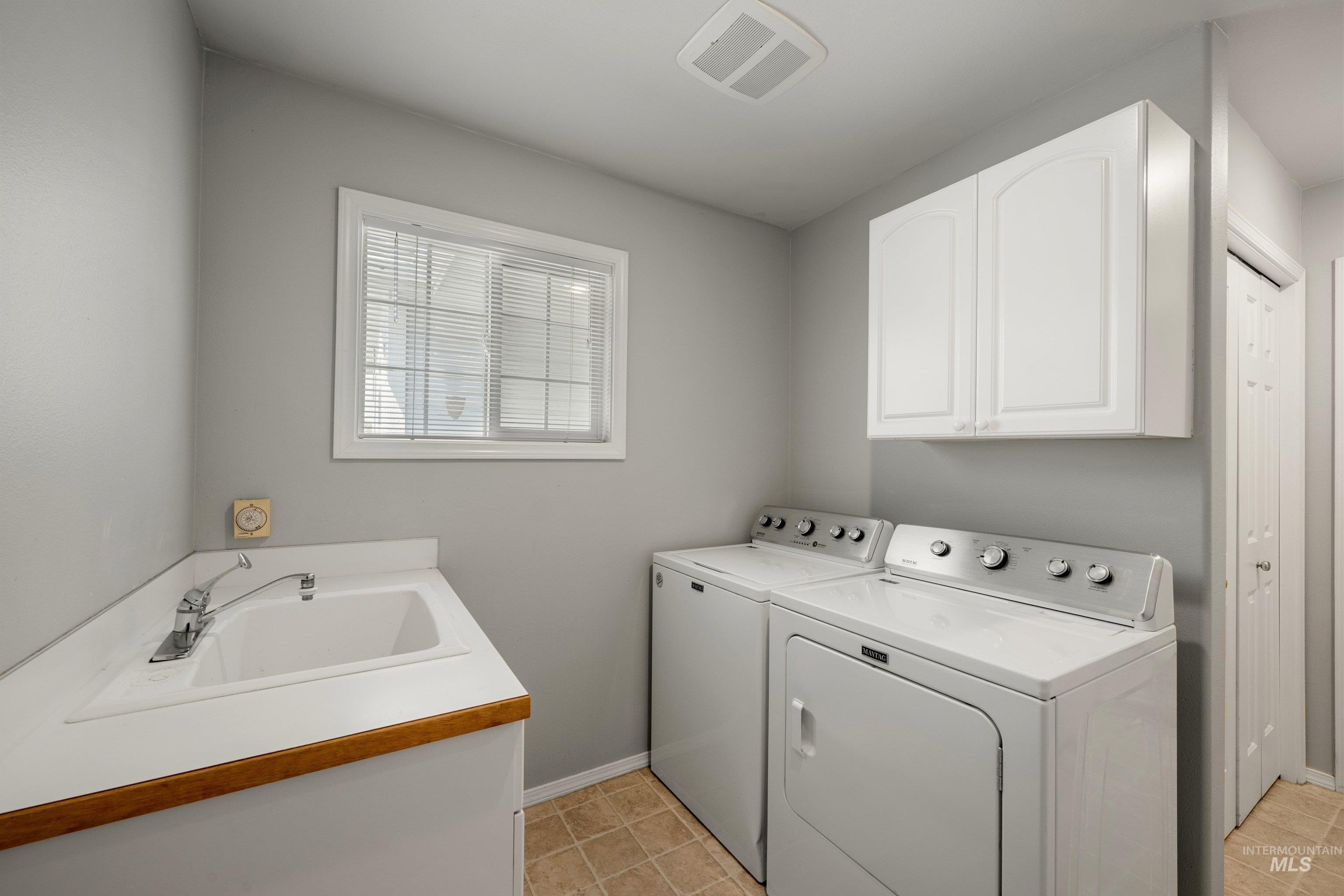 746 S Coral Pl Property Photo 28