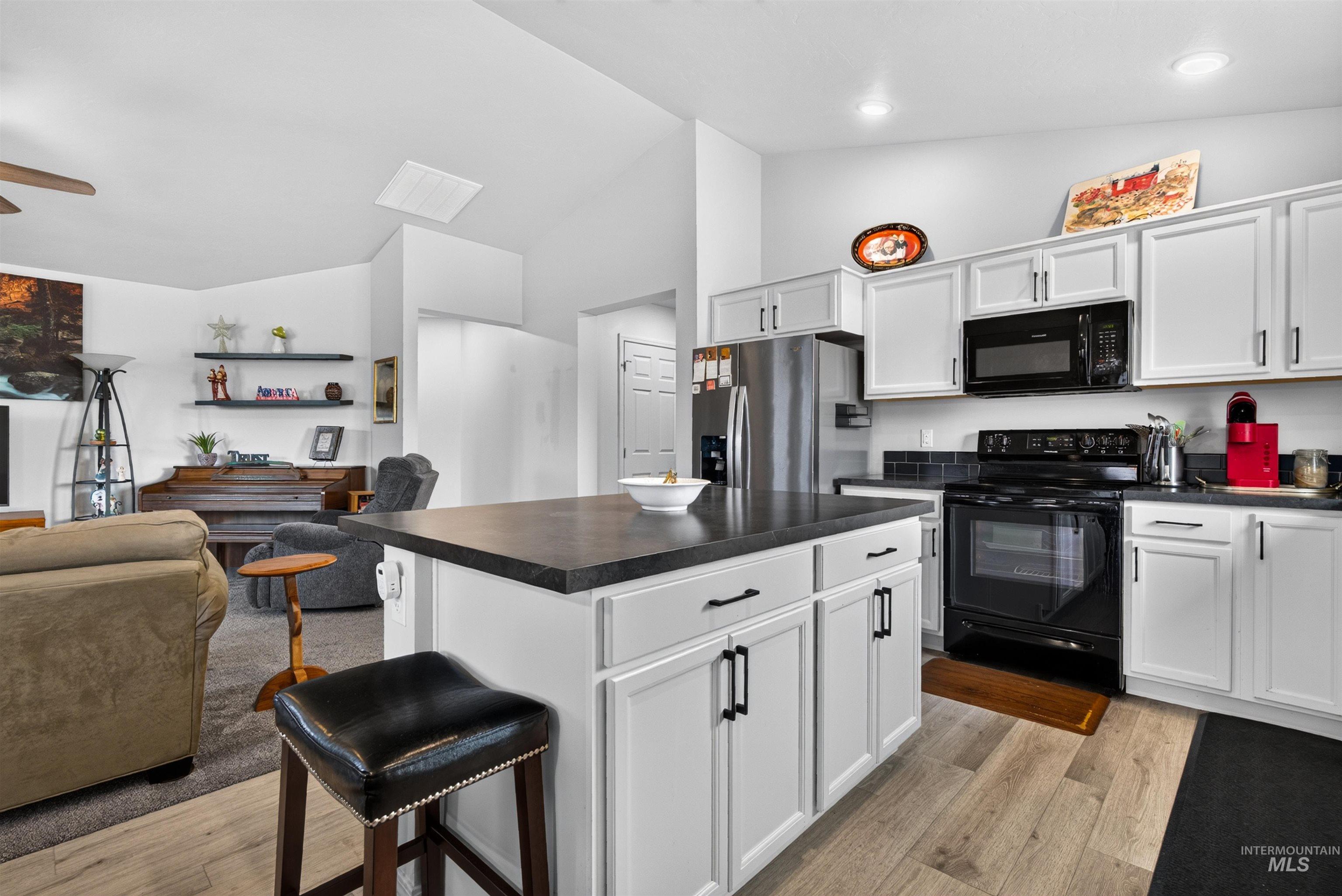 8399 E Mourtan Property Photo 14