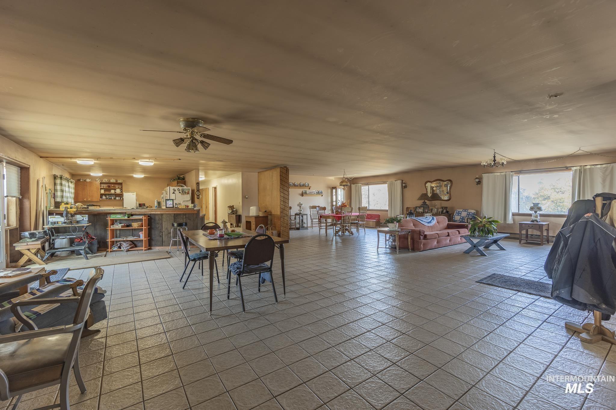 702 N D St Property Photo 6