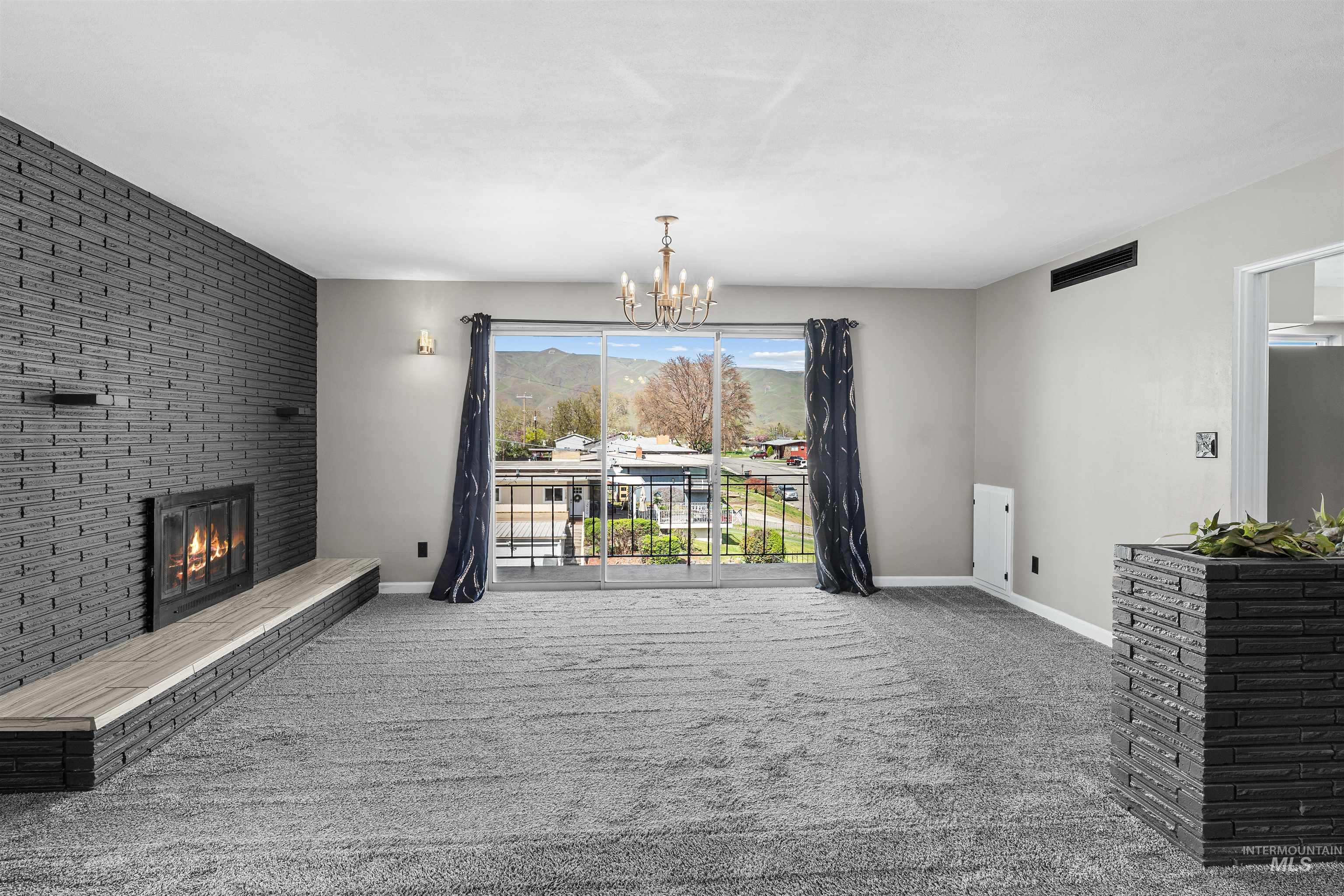 303 Highland Ave Property Photo 14