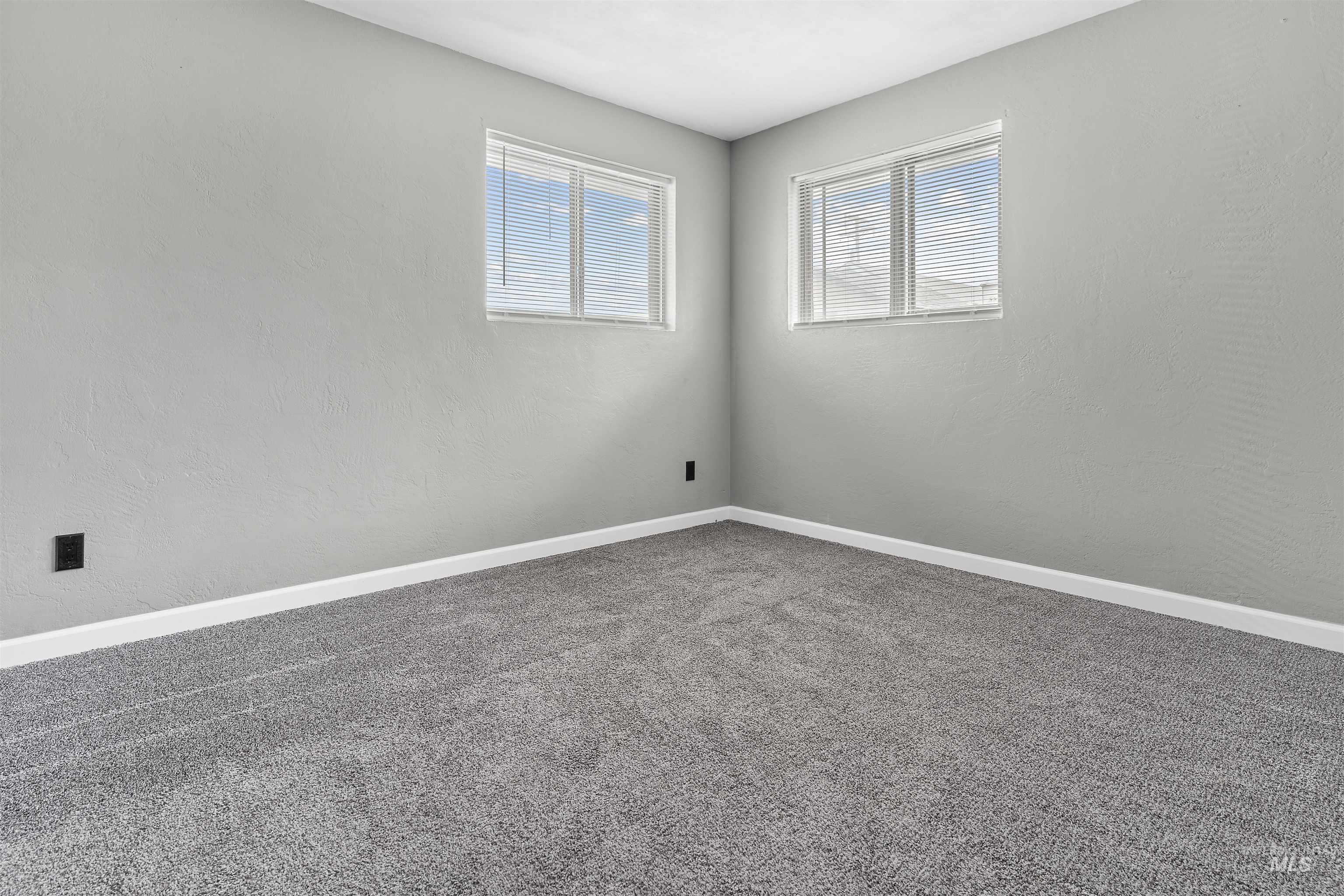 303 Highland Ave Property Photo 23