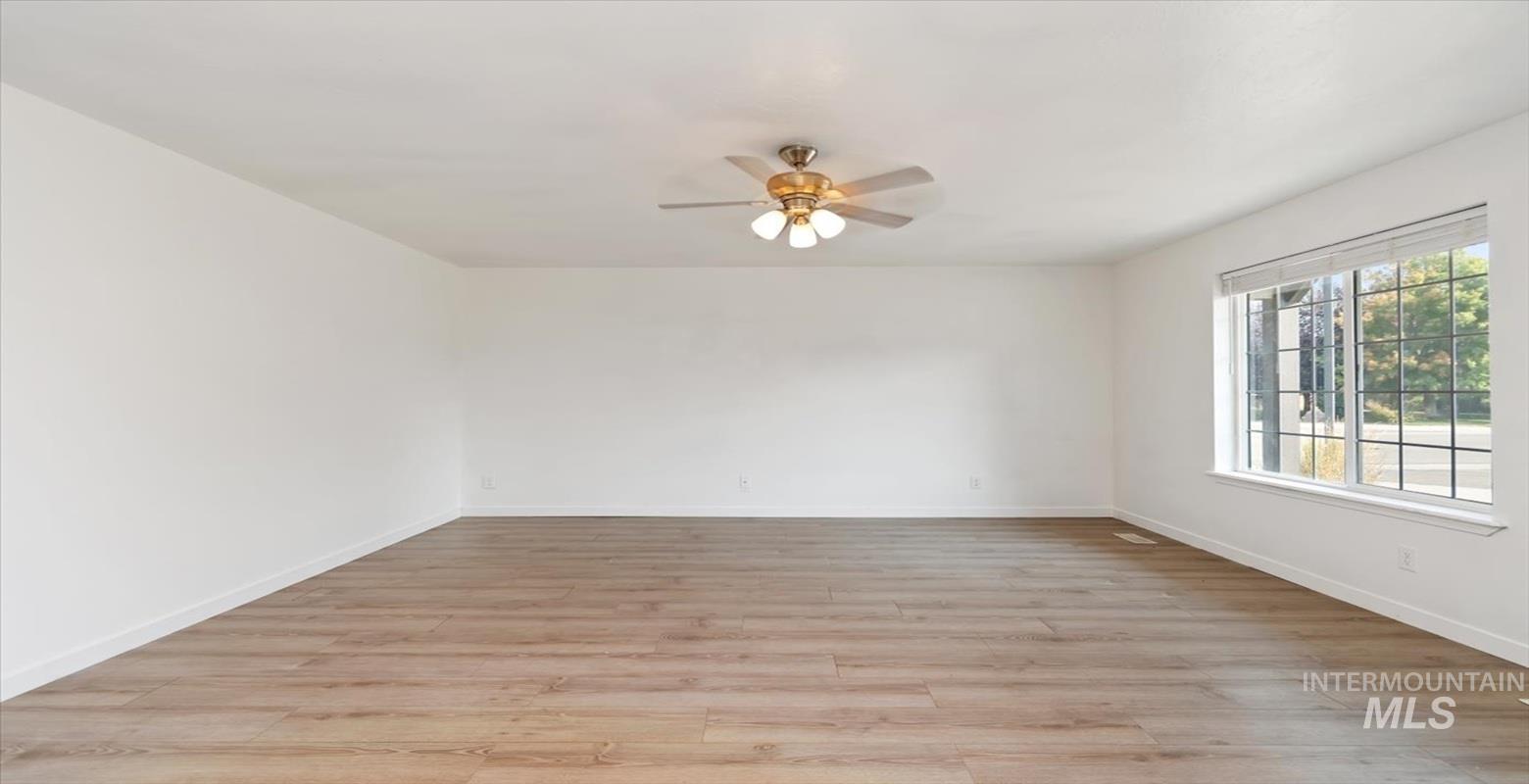 2361 N Blueblossom Way Property Photo 7