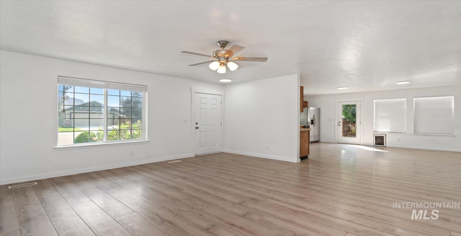 2361 N Blueblossom Way Property Photo 8