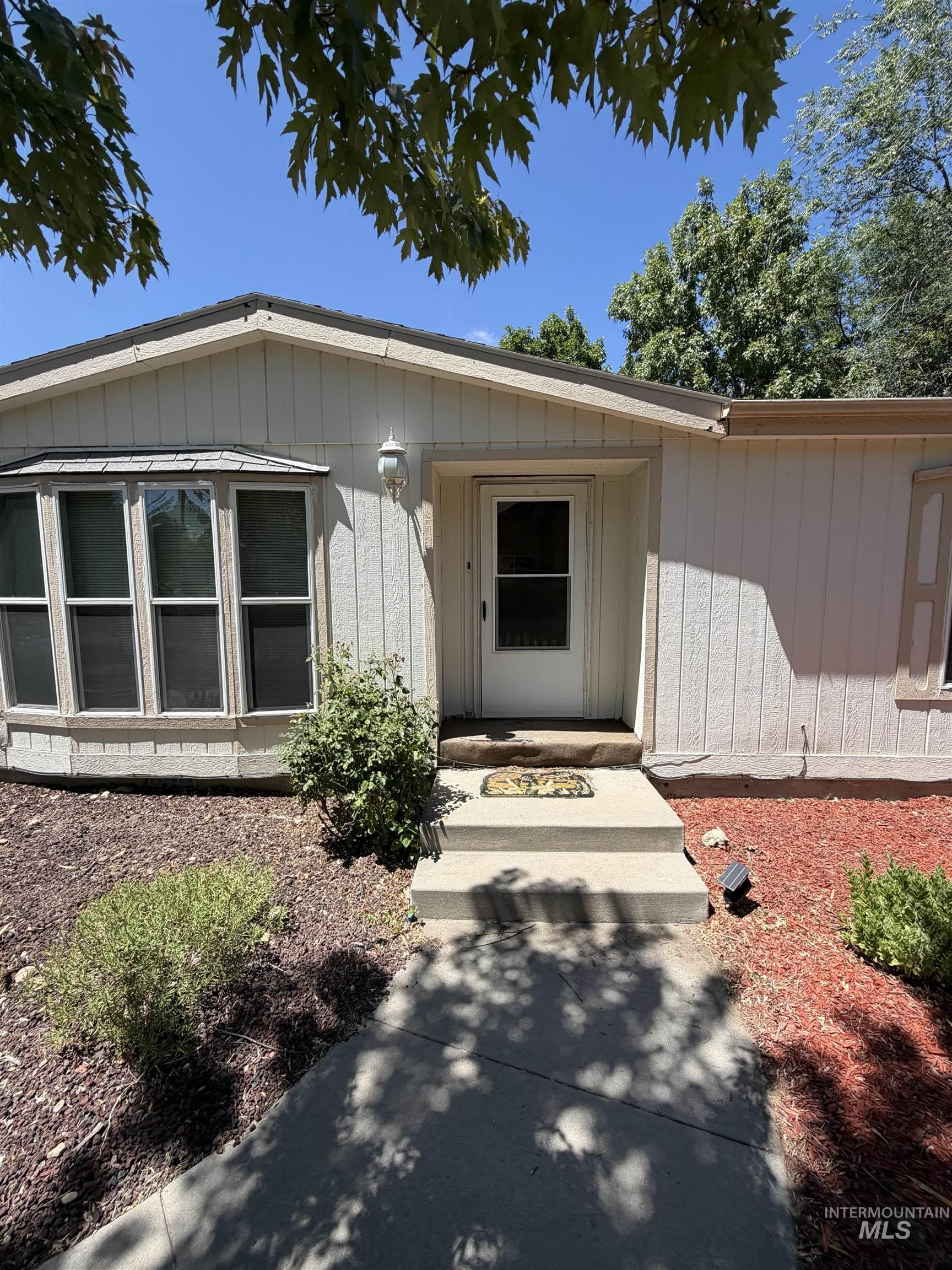 1158 W Targee Property Photo 1
