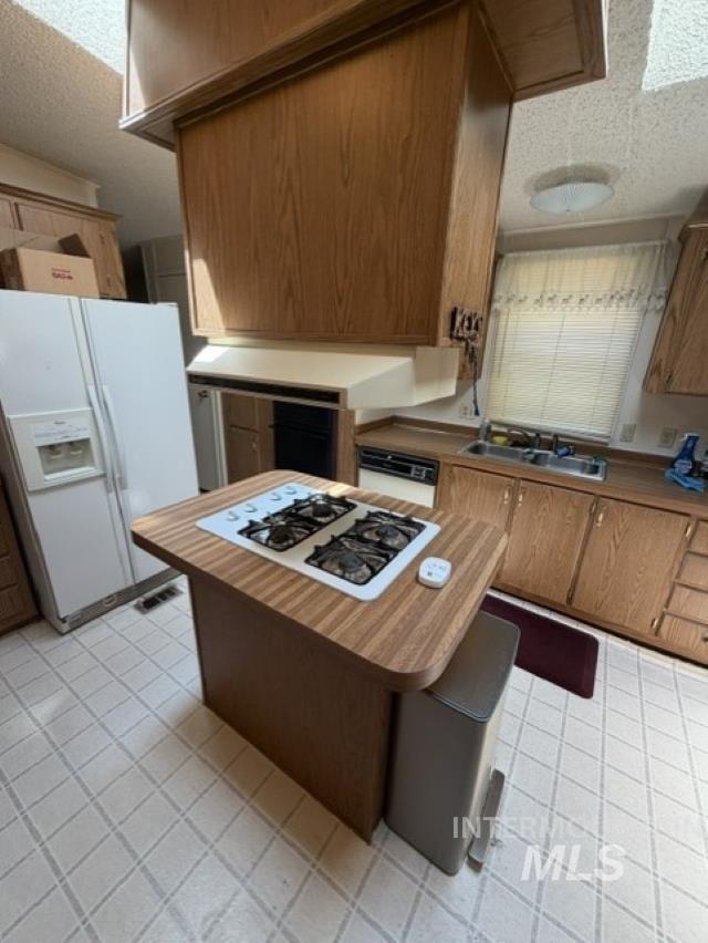 1158 W Targee Property Photo 3