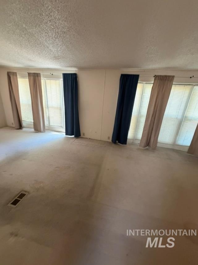 1158 W Targee Property Photo 6