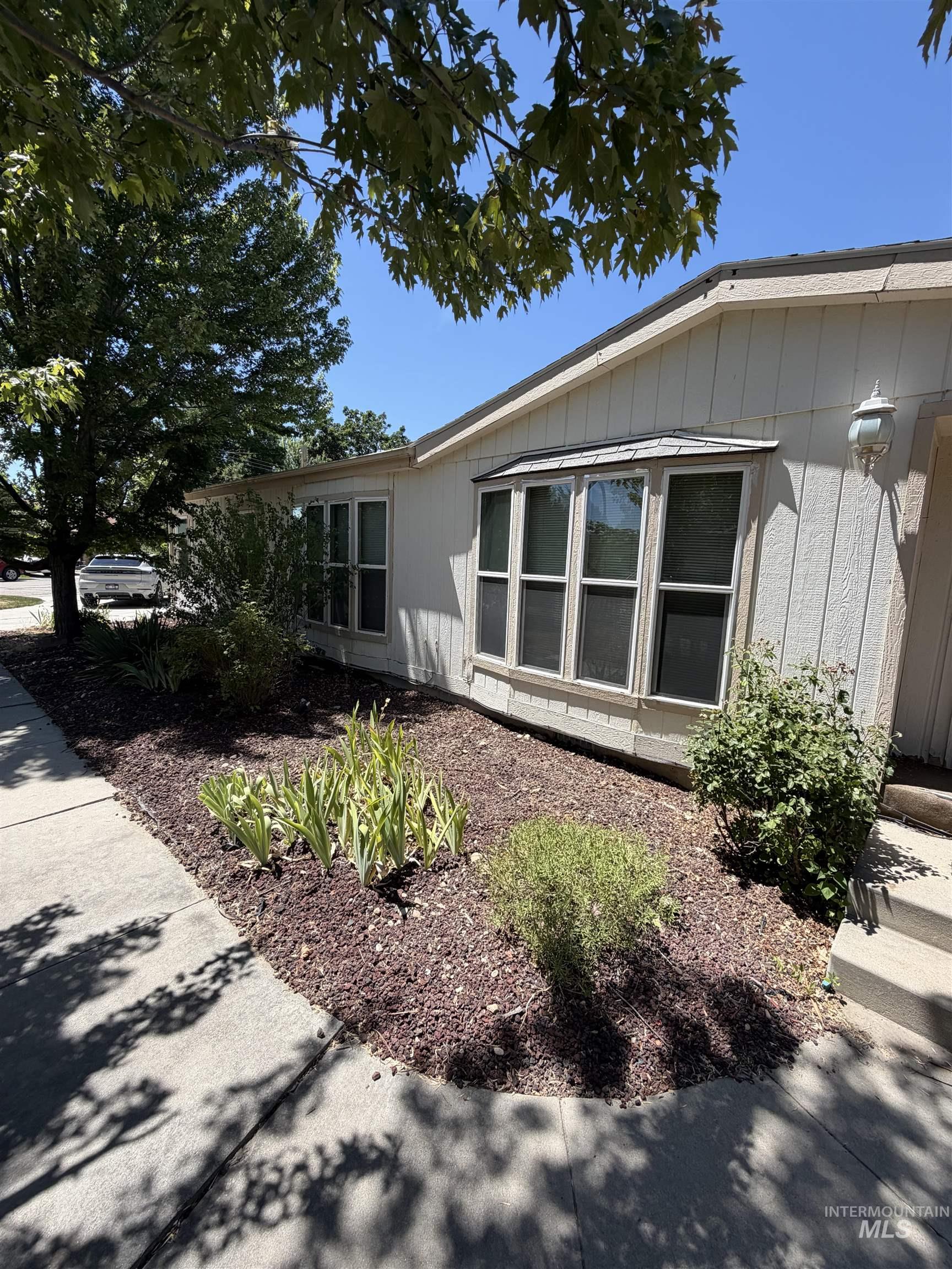 1158 W Targee Property Photo 25