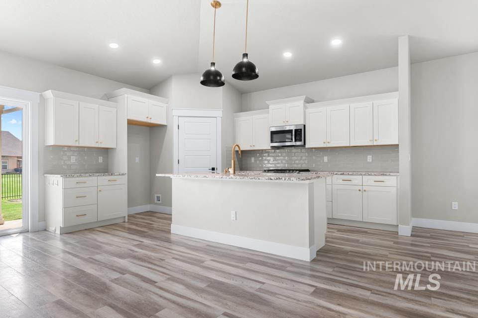 550 Syringa Falls Ct Property Photo 6