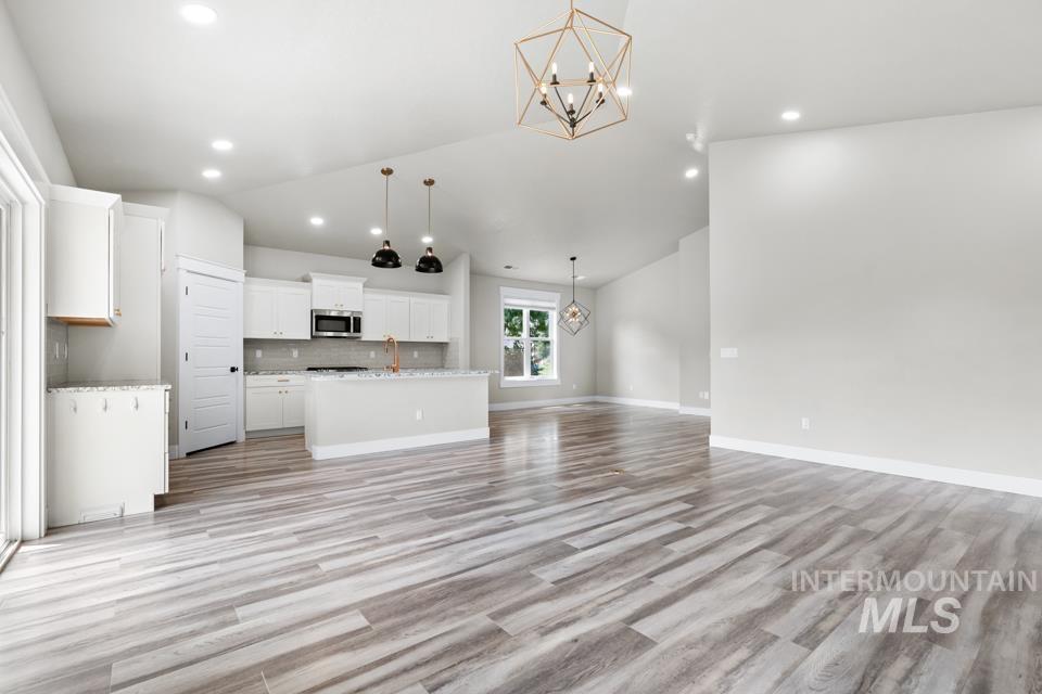 550 Syringa Falls Ct Property Photo 8