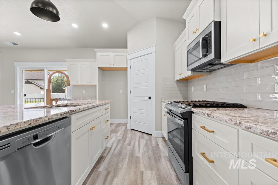 550 Syringa Falls Ct Property Photo 10