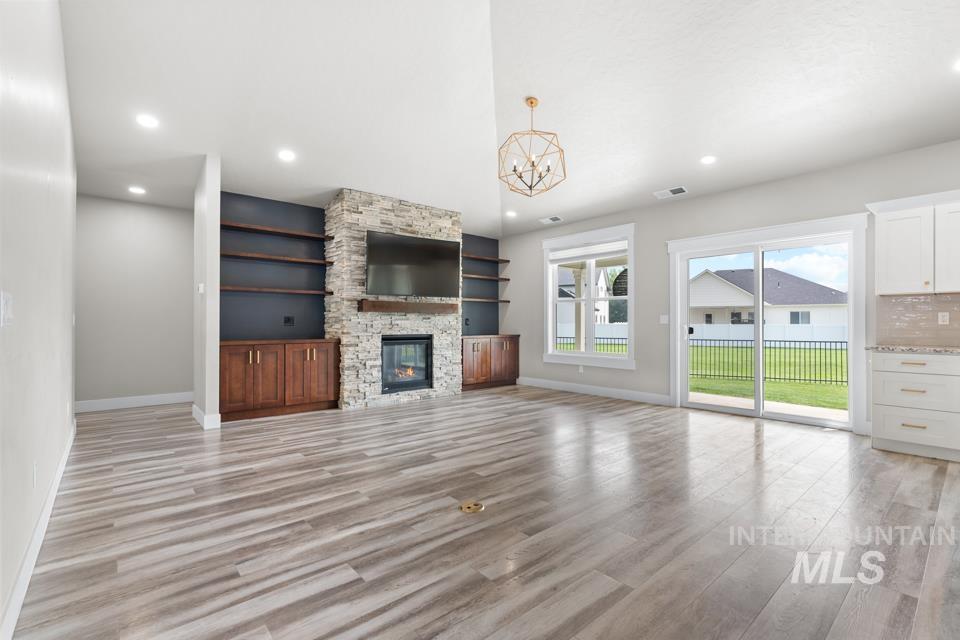 550 Syringa Falls Ct Property Photo 14