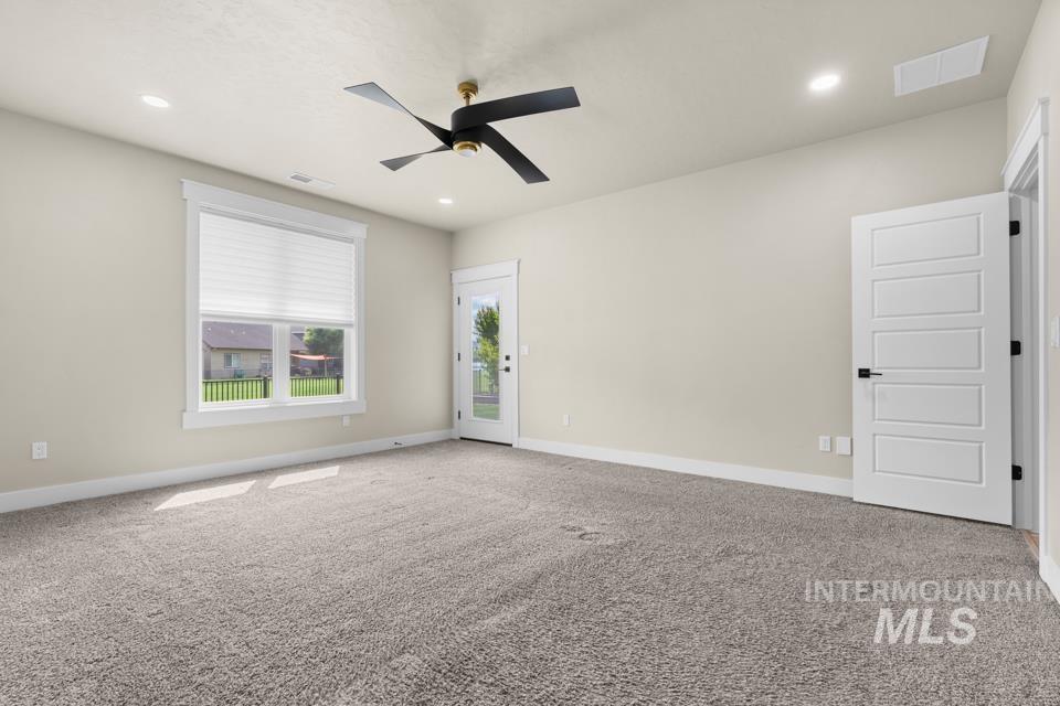 550 Syringa Falls Ct Property Photo 16