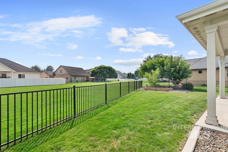 550 Syringa Falls Ct Property Photo 32