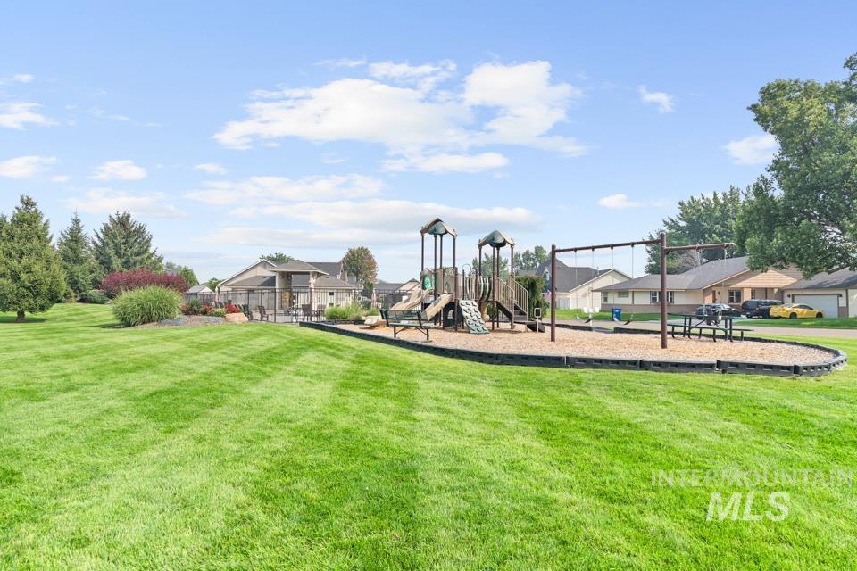 550 Syringa Falls Ct Property Photo 34