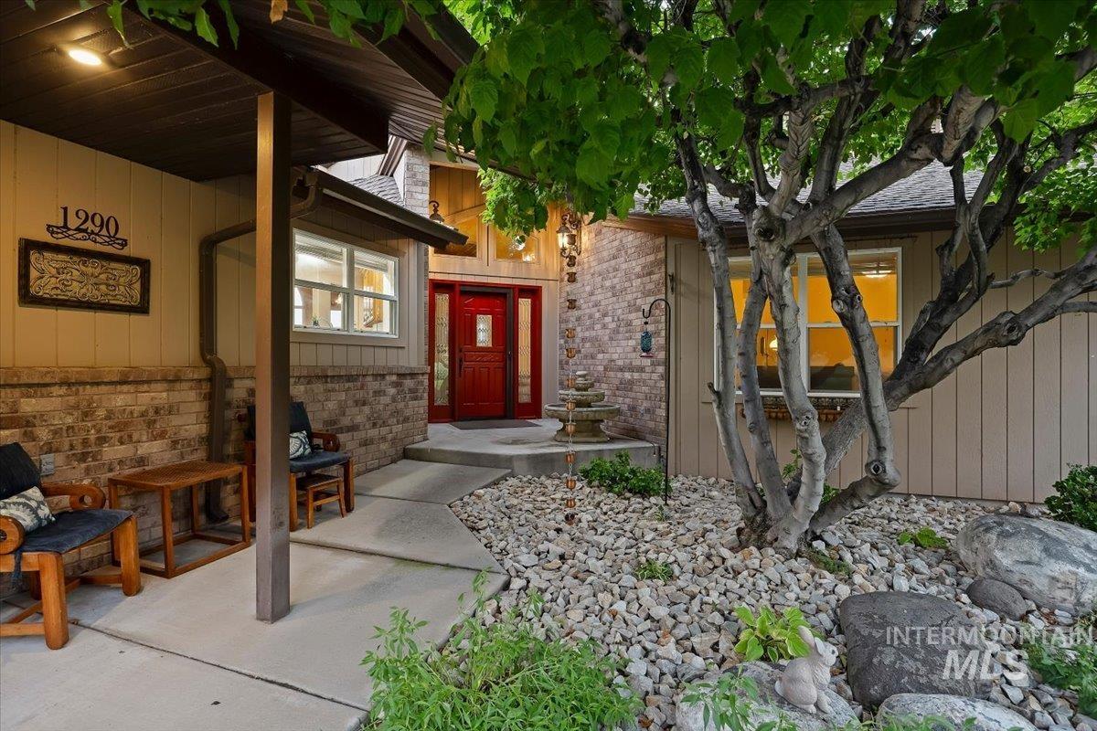 1290 Quail Hollow Property Photo 4