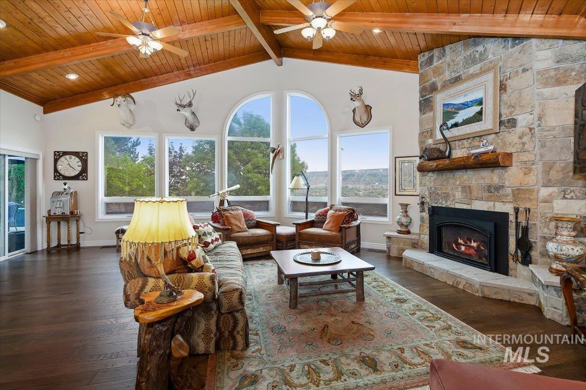 1290 Quail Hollow Property Photo 6