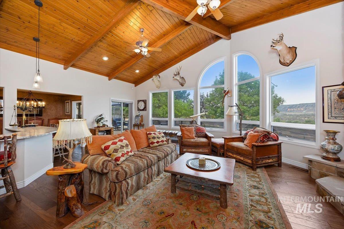1290 Quail Hollow Property Photo 8