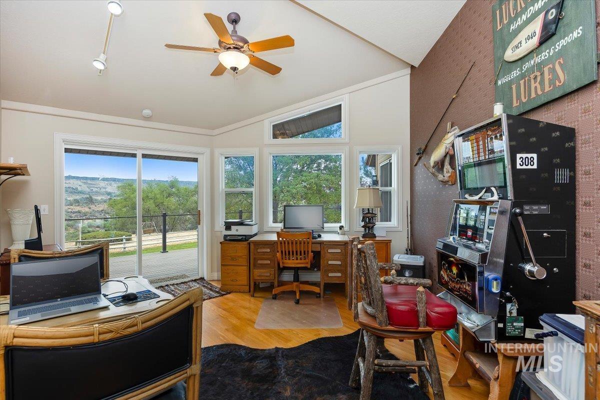 1290 Quail Hollow Property Photo 21