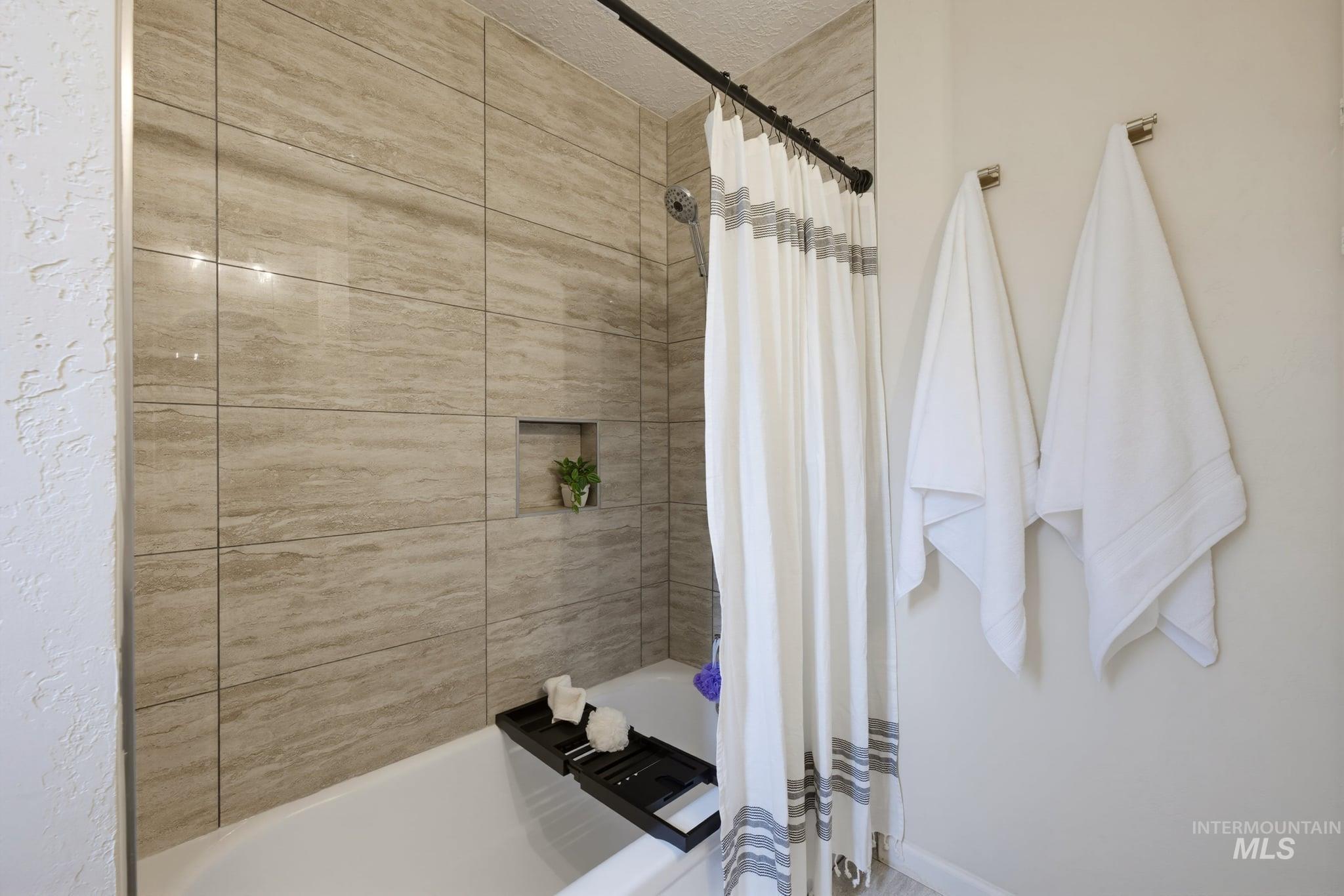 1517 S Loveland St Property Photo 17