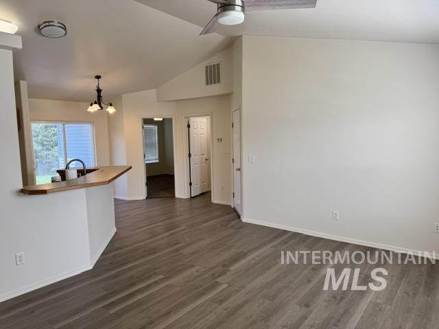 1464 Valencia St Property Photo 6