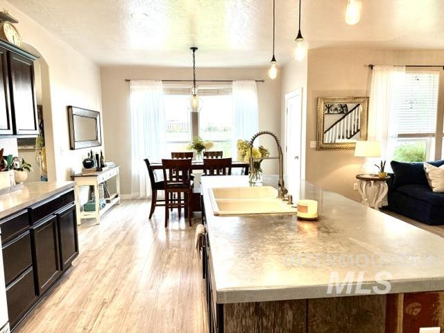 841 Canyon Crest Dr. Property Photo 10