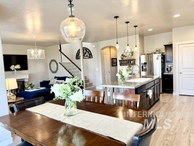 841 Canyon Crest Dr. Property Photo 12