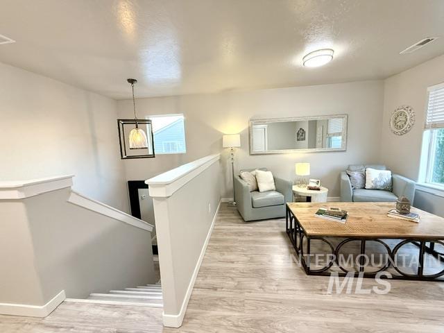 841 Canyon Crest Dr. Property Photo 25