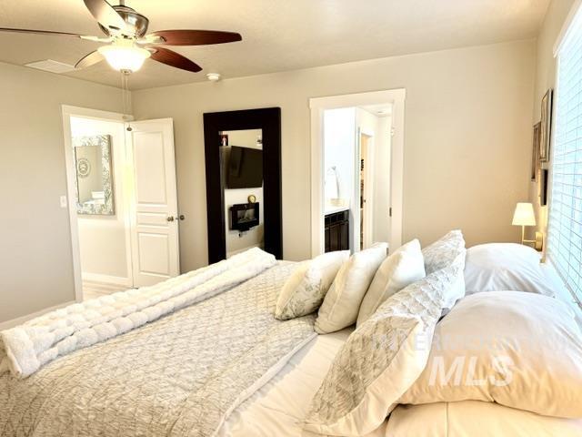 841 Canyon Crest Dr. Property Photo 27